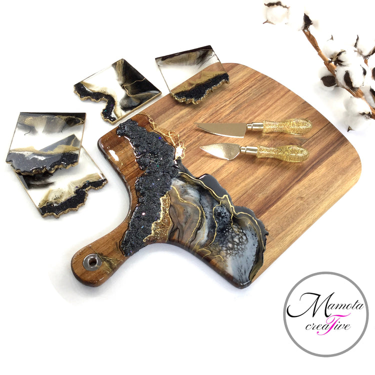 Extra large charcuterie board with resin art in pink and black colors with semiprecious stone - Mamota Creative
